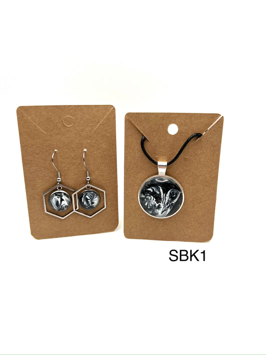 Black and White Jewelry Set